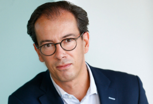 « Fluidifier le processus d’élagage en renforçant l’information auprès des élus et des habitants s’inscrit parmi les priorités de cet accord bipartite signé entre l’AMFR 89 et la société de télécommunications ORANGE dont le directeur national des relations avec les collectivités locales Cyril LUNEAU… ».