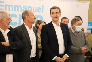 « Maud BREGEON, Olivier VERAN et Jean-Baptiste LEMOYNE ont montré leur détermination lors de l’ultime meeting de la majorité présidentielle à Auxerre pour lutter contre les adversaires clairement identifiés de ce scrutin présidentiel. Les extrêmes. De gauche comme de droite dont il faut barrer la route dans les urnes. Un message fort, destiné aux abstentionnistes et aux militants… ».