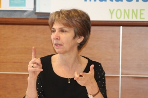 « Comme dans d’autres départements, un service téléphonique spécifique est mis en place dans l’Yonne pour les patients contaminés par le coronavirus et leurs proches. L’équipe de cette cellule opérationnelle d’ici 48 heures a suivi sa formation ce lundi matin. Directeur de la CPAM de l’Yonne, Patrick KAZANDJIAN et la responsable du département Santé/Régulation, Pascale QUICLET, en ont dévoilé les arcanes à la presse… ».