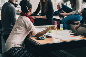 « Le 01er février en France, c’est sacré ! C’est surtout la valse de ce qui change et transforme les habitudes des habitants de ce pays ! Comme la nouvelle plateforme master pour les étudiants ! ».