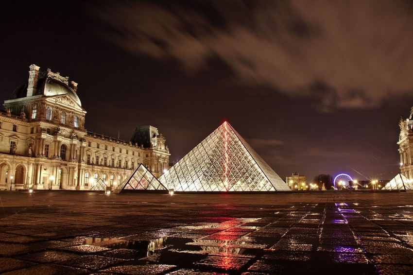 « Pour faire face au virus, la France vit une situation ubuesque et complexe. A grand renfort de mesures, parfois discordantes comme dans le monde de l’hôtellerie et de la restauration ou dans le secteur du tourisme. L’essentiel est de se créer les conditions de sortie honorables. Pas si simple, en vérité… ».