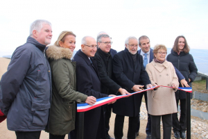 « Finalement, la température glaciale observée sur le secteur de Dijon-Valmy n’aura pas eu raison de la bonne humeur des « alchimistes » des temps modernes qui ont transformé un centre d’enfouissement de déchets en une centrale solaire accueillant 43 000 panneaux photovoltaïques. Un projet unique en France. Nicolas FLAMEL peut retourner à ses vieux grimoires ! ».