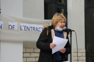 « L’artiste Anne DAVID ne manquera pas l’occasion de célébrer à sa façon la Journée internationale des Droits des Femmes ce lundi 08 mars en début de soirée. Il suffit de se rendre sur sa page Facebook pour la retrouver… ».