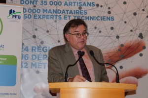 « Le président de la Fédération départementale des entrepreneurs du bâtiment de l’Yonne Xavier PAPIN désire une mobilisation totale des pouvoirs publics et privés autour du redémarrage d’une filière professionnelle qui a accusé sérieusement le coup depuis la terrible crise de 2008. Quant à l’emploi, notamment dans l’Yonne, il ne cesse de dégringoler avec une difficulté tangible de pouvoir s’appuyer sur de la main d’œuvre qualifiée… ».