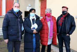 « Les représentants de l’intersyndicale appelant à manifester jeudi 27 janvier se sont réunis ce jeudi à Auxerre : Philippe WANTE (FSU 89), Aicha KHARBACH (FO 89), Véronique DEGOIX-GUTTIN (CGT 89) et Romain SEBILLAUT (Solidaires 89) appellent à la mobilisation générale pour sauver les emplois et améliorer les salaires… ».
