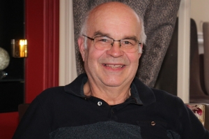 « Avant de prendre possession de ses nouveaux bâtiments qui sortiront de terre sur la zone d’Aux’R Parc cet été, YCARE et son PDG Georges FERRARY se focaliseront sur un nouveau contrat obtenu au Koweït : le nettoyage de ses plages encore maculées de particules de pétrole datant des deux guerres du Golfe… ».