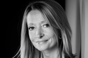 « Naturopathe et magnétiseuse, l’iridologue Angélique PSIUCH dévoile une batterie d’astuces et de solutions utiles au renforcement du système immunitaire. La clé de voûte de cet édifice corporel permettant de lutter avec efficience contre les infections virales… ».