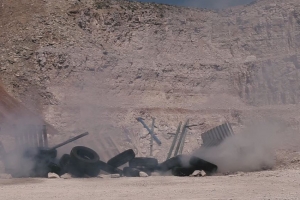 « Clap de fin pour l’animation culturelle « Des lumières dans la nuit » à la galerie Hors Cadre au 49 rue Joubert à Auxerre ! Il ne reste plus que quelques jours pour admirer le travail insolite de l’artiste dijonnais Fiona LINDRON. Projeté via les fenêtres de la galerie ! ».