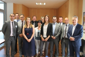 « Marine DEPUYDT et Elodie INACCIO (au centre de la photo) renforcent le pôle gestion privée de la Banque Populaire Bourgogne Franche-Comté sur le secteur du Sénonais. La priorité pour elles est de développer la gestion patrimoniale d’une clientèle issue des agences et du centre d’affaires des entreprises… ».