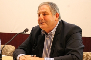 « Olivier TRICON dans un fauteuil ! Il a retrouvé son siège au sein du conseil d’administration du syndicat patronal après un scrutin à bulletin secret en attendant de renouveler son bail au poste de président ? ».