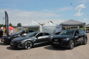 « Première sortie réussie pour le nouveau prodige électrique du constructeur allemand AUDI dans l’Yonne. La e-tron GT a été dévoilée sur le village expo des entreprises ayant participé à la présentation du projet METIS MINING à Toucy. Une heureuse opportunité pour le groupe JEANNIN… ».