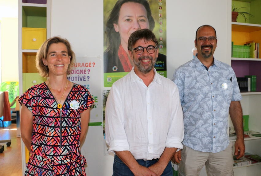 « L’eurodéputé Damien CAREME, entouré de Florence LOURY et Mathieu BITTOUN, têtes de liste pour le département de l’Yonne aux prochaines régionales, sur la liste « Ecologistes solidaires » rappelle que si l’usage de pesticides diminue d’environ 1,5 % chaque année en Bourgogne Franche-Comté, l’on est encore loin de l’objectif national visant une baisse annuelle de 5 %... ». 