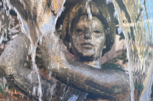 « L’élégante exposition « Poétiques de l’eau » est à admirer jusqu’au 29 juin à l’Espace culturel de Gurgy. Une véritable démarche artistique entre le père, Alain MORET et son fils Adrien-Théo, pour dépasser le handicap et laisser libre cours à la créativité à l’état pur. Un langage universel compris de tous… ».