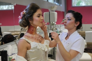 « Le CIFA de l’Yonne aura été le théâtre des excellentes épreuves de la sélection régionale de l’une des catégories des Meilleurs ouvriers de France, l’esthétisme. Retenu pour la qualité de son site par les membres du jury, l’établissement accueillait trois jours durant une quarantaine de candidates qui ont montré toute l’étendue de leur talent et de leur savoir-faire… ».