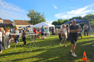 « Un évènement concocté en deux en un ce samedi à Gurgy avec l’accueil du traditionnel marché artisanal, Place de la rivière, où 32 exposants présenteront leurs productions, suivi de la Fête de la musique, avec le groupe CANYON qui proposera une atmosphère résolument « rock’n’roll » jusqu’à tard dans la nuit. Pour que l’été ne s’arrête jamais… ».