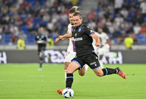 « La folie débarque enfin à l’Abbé Deschamps ce samedi en milieu d’après-midi avec la réception de l’Olympique de Marseille (3ème de Ligue 1), une rencontre disputée dans un stade rempli comme un œuf ! La préfecture veille au grain au niveau de la sécurité ».