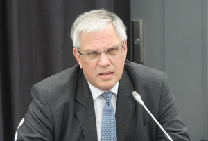 « Premier meeting officiel pour « Reconquête ! » dans l’Yonne. Ses militants et sympathisants des autres partis en accointance avec le programme du candidat à l’Elysée Eric ZEMMOUR se retrouvaient vendredi à Joigny. Le comité de coordination départemental a été dévoilé, en présence de Bruno NORTH, président national du CNIP (photo de une) et de Xavier POINSARD, représentant VIA La Voie du Peuple dans l’Yonne… ».