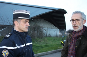 « Après trois années au service de l’Yonne, en sa qualité de commandant du groupement de la gendarmerie nationale, le colonel Rénald BOISMOREAU, ici aux côtés du préfet Henri PREVOST, quittera ses fonctions le 01er août. La suite de sa carrière l’amènera à Tunis où il sera affecté à l’ambassade de France en Tunisie en qualité de conseil à la sécurité intérieure… ».