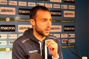« La force du travail collectif mené avec la contribution du coach devrait apporter des résultats, selon le milieu offensif de l’AJ Auxerre, Romain PHILIPPOTEAUX. Face à la presse, le joueur chevronné de l’équipe icaunaise veut engranger le maximum de points et de victoires. Pour remettre son équipe vers des objectifs plus en phase avec ses réelles ambitions ? ».