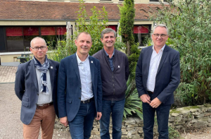 « Le président de la CRCMA BFC Emmanuel POYEN (à droite) va donc selon toute vraisemblance se succéder à lui-même au terme de cette élection de la Chambre de Métiers et de l’Artisanat peu mobilisatrice. Le vote aura lieu le 08 novembre prochain à Dole… ».