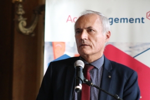 « La Banque des Territoires et son directeur régional Antoine BREHARD signeront une nouvelle convention de partenariat ce mardi 23 février avec la Ville de Sens et son édile Marie-Louise FORT. Objectif : y soutenir et renforcer le commerce de proximité. La cérémonie comptera parmi les personnalités le directeur général de la Caisse des Dépôts Eric LOMBARD… ».