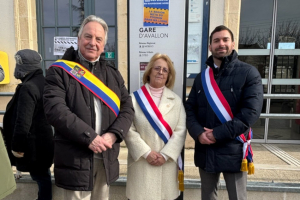 « Le risque de fermeture des petites lignes TER en Bourgogne Franche-Comté met à mal, outre la mobilité de ses habitants, l’attractivité et le dynamisme de territoires ruraux déjà touchés par la désertification médicale et le retrait de l’Etat et de services publics. Pour les élus du RN et affiliés de l’Yonne (Sophie-Laurence ROY, Pascal BLAISE et Julien ODOUL), l’Etat doit agir en injectant les fonds nécessaires à la réhabilitation de ces lignes ferroviaires… ».