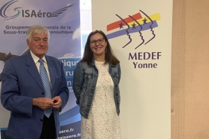 « L’entrepreneuse de Saint-Florentin Emmanuèle BONNEAU assure le relais au sein du MEDEF de l’Yonne, devenant la nouvelle présidente de l’association patronale pour deux saisons. Elle poursuivra l’œuvre entamée par Etienne CANO qui est nommé président d’honneur… ».