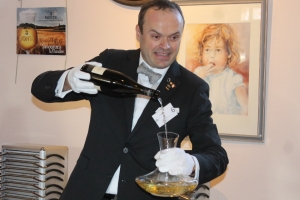 « Pour espérer succéder un jour au nouveau champion du monde de la discipline, le Belge Lef VANHONNACKER, couronné à Auxerre en 2019, les élèves du lycée des métiers Vauban assisteront à la projection du film de Jacques DESCHAMPS pour analyser toutes les subtilités de la profession… ».