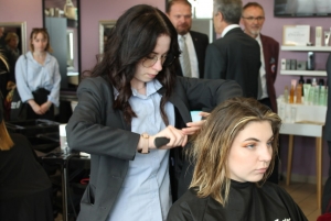 « La CNAMS réclame l’ouverture de tous les commerces et activités pour que la vie l’emporte mais dans le respect et le contrôle des mesures de protection. Pour l’organisme, il n’existe pas de commerces essentiels et non-essentiels mais des structures qui sont la raison d’être et de vivre de ceux qui y travaillent ! ».