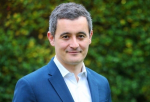 « Le couac était plus ou moins prévisible selon certains syndicats de postiers : ADREXO a vu son contrat de quatre années de distribution de propagande électorale se réduire à peau de chagrin avec le ministère de l’Intérieur, pas satisfait de la prestation après les dernières échéances de printemps…Gérald DARMANIN a tranché ! ».