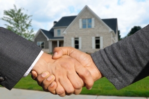 « Le marché du viager est très peu usité en France ; il ne représente que 1 % des transactions immobilières. Pourtant, il se révèle être un placement tranquille et attractif pour se constituer un patrimoine pour sa retraite ou pour le transmettre à ses enfants… ».