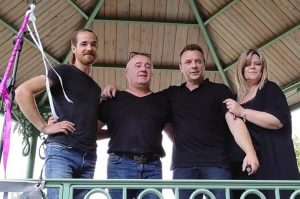 « Le groupe de pop-rock icaunais « SUZY CAT’S » et sa chanteuse Cindy DEMARTIN animeront l’apéro-concert caritatif organisé par la fondation GROUPAMA et l’ASF, au profit des personnes malades de sclérodermie, samedi soir à Venoy ».