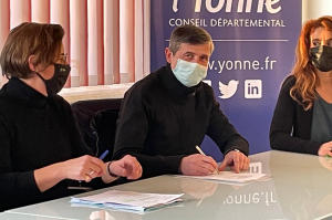 « Priorité à la formation en y consacrant du temps et de la volonté : c’est la meilleure solution pour créer de la motivation auprès des jeunes recrues des entreprises artisanales. Une recette délivrée par le président de la Chambre de Métiers de l’Yonne Jean-Pierre RICHARD… ».