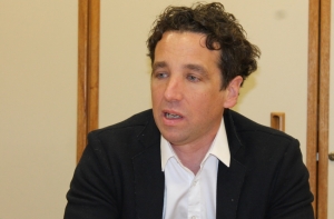 « Perplexe quant au dénouement positif du projet d’implantation du Conservatoire national de la presse de la BNF à Auxerre, le conseiller municipal d’opposition Mathieu DEBAIN estime que les réponses faites par la municipalité ne vantent pas suffisamment les qualités de notre territoire. Un projet, qui en outre selon lui, ne doit pas être accueilli dans le parc naturel des PIEDALLOUES… ».