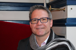 « Clap de fin pour l’aventure médiatique du média numérique « Presse Evasion », avec cet ultime article, un éditorial explicatif. Après dix années d’existence, le site bourguignon rend son tablier pour cause de « RSE » ! La Reconversion Spirituelle et Existentielle de son dirigeant, Thierry BRET ! Soit sa retraite, tout simplement…».