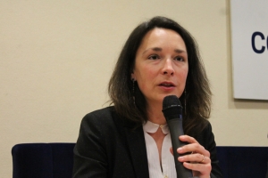 « Devant un contexte si particulier, il fallait prendre les mesures qui s’imposaient : la directrice du bailleur social de l’Yonne, Karine LASCOLS, aidée de ses équipes, a mis en place un plan d’actions visant à sécuriser et protéger les utilisateurs des services de DOMANYS dans l’Yonne. La structure gère 9 000 logements sur deux cents communes… ».