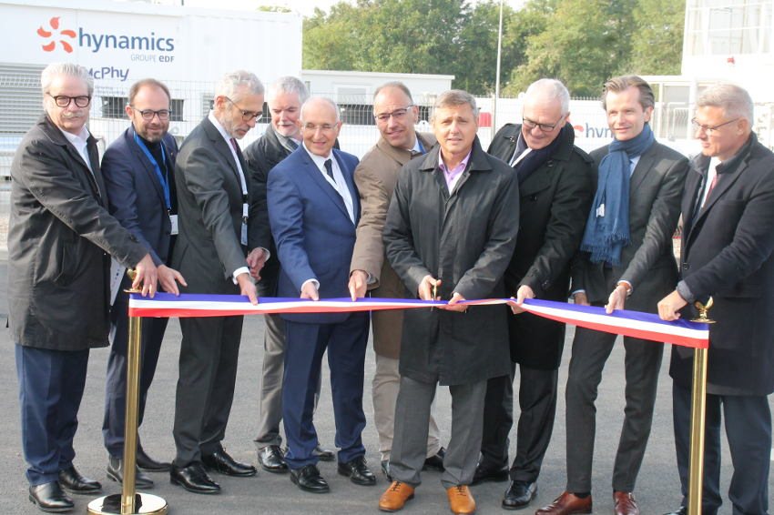 « Il y croit et cela ne peut que marcher ! Dixit Crescent MARAULT qui ne parle plus de transition énergétique mais bel et bien de transition industrielle sur l’Auxerrois avec l’inauguration du premier écosystème hydrogène. Un projet sur lequel la précédente gouvernance avait déjà travaillé… ».