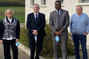 « Le Centre de Gestion de la fonction publique territoriale a élu son nouveau président, Jean-Pierre GERARDIN. Ce dernier sera épaulé de trois vice-présidents : Simone MANGEON, Philippe MAILLET et Magloire SIOPATHIS… ».