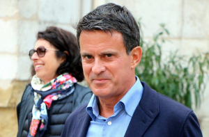 « A l’instar de Manuel VALLS qui fut l’un des résidents de l’hôtel Matignon à Paris, Michel BARNIER rejoint donc le club très fermé des seize ex-Premiers ministres Français encore de ce monde à profiter d’appréciables avantages à vie offerts par l’Etat ! Elle n’est pas belle la France qui doit se serrer la ceinture et faire des économies ?!! ».