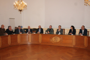 « Le rapprochement entre l’Office Auxerrois de l’Habitat (OAH) et le groupe POLYLOGIS, acteur majeur du logement social en France, a été entériné lors de la cérémonie de la signature de convention, accueillie dans les locaux de l’hôtel de ville à Auxerre. Il donne naissance à une entité, « AuxR_Logis » qui devrait apporter un souffle nouveau sur le logement social dans l’Auxerrois… ».
