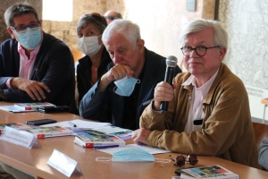 « Philippe GLOAGUEN, figure emblématique du célèbre guide l’a annoncé récemment lors de la présentation du nouveau Routard consacré à l’oenotourisme en Bourgogne et dans le Jura, le Morvan aura lui aussi sa propre publication dès 2021. Une information qui devrait ravir le Conseil départemental de l’Yonne et l’agence économique Yonne Tourisme, deux soutiens inconditionnels de ce territoire… ».