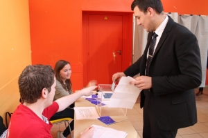  « L’élection européenne suscite de l’intérêt auprès des élèves des classes de terminale du lycée des métiers VAUBAN. Les enseignants et les ambassadeurs du projet européen se sont montrés de fins pédagogues lors d’une matinée de réflexion consacrée aux enjeux et aux aspects pratiques de ce scrutin… ».