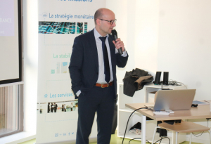 « Analysant secteur par secteur les grands pans de l’économie régionale et départementale, le directeur de la Banque de France de l’Yonne, Xavier DUALE, a brossé un passionnant tableau du bilan 2024 et surtout des perspectives 2025 en s’appuyant sur une étude réalisée auprès de 1 258 chefs d’entreprise de la contrée. Si la maîtrise de l’inflation semble le rassurer, que dire du manque de dynamisme de notre économie régionale tous secteurs confondus ? Des perspectives qu’il sera nécessaire de réévaluer après les décisions américaines de vouloir hausser les droits de douane à 25 % pour celles des entreprises qui exportent outre-Atlantique… ».
