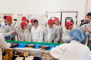 « Les élus de l’Assemblée nationale ont pu bénéficier d&#039;une visite guidée de l&#039;usine JACQUET-BROSSARD à l’occasion de la venue de la présidente du groupe « Renaissance » à Sens. Une immersion dans une belle entreprise de l’agro-alimentaire en compagnie du sénateur de l’Yonne, Jean-Baptiste LEMOYNE… ».