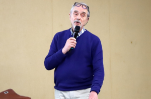 « Les membres de l’association « Notr’Eau » se sont réunis à Auxerre à la date de la Journée mondiale de l’Eau afin de faire le point sur la situation sur l’Auxerrois. Dominique COQUERET et Anne LE STRAT ont éclairé de leurs lumières les débats devant un public très concerné par la préservation et la qualité de la ressource... ».