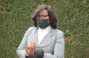 « La parité constitue un enjeu d’égalité, de justice sociale mais aussi un atout compétitif et un levier d’attractivité qui doit être au cœur de la relance économique. C’est pourquoi la ministre Elisabeth MORENO a dévoilé en avant-première nationale le lancement d’un appel à projets en faveur de l’entrepreneuriat au féminin lors de sa visite à Joigny… ».