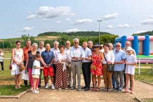 « Quad, moto, kart, kayak ou escalade : rien ne manque à la panoplie du parfait sportif qui s’immisce dans les arcanes de la 16ème édition du « Yonne Tour Sport ». Au total, plus de trente disciplines se découvrent grâce au Conseil départemental jusqu’au 14 août dans vingt-cinq communes étape…Un évènement inauguré par Patrick GENDRAUD ».