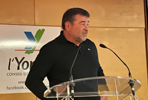 « A la tribune de l’assemblée générale du Comité Départemental Olympique et Sportif de l’Yonne, le vice-président en charge de la Communication, Gilles VENET, a explicité les nouveaux outils numériques mis en œuvre pour communiquer et informer mieux ! ».