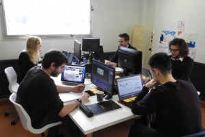 « Nouveau partenariat pour la société de l’Yonne PAPYHAPPY. Après celui validé avec l’APAVE, la start-up de Joachim TAVARES fait converger ses centres d’intérêt avec le réseau associatif de l’ADMR. Objectif : garantir une information de qualité aux seniors en quête d’un logement… ».