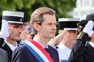 « Vice-président des Républicains, ancien député de l’Yonne, Guillaume LARRIVE publie le 17 septembre, dans la collection de poche Alpha, une nouvelle édition de son livre « Immigrations, l’heure de la décision », avec une préface de Bruno RETAILLEAU, ancien ministre de l’Intérieur et président des Républicains. Nommé à la tête de l’OFII, l’ex-parlementaire de l’Yonne donnera une conférence de presse à Sens, vendredi… ».